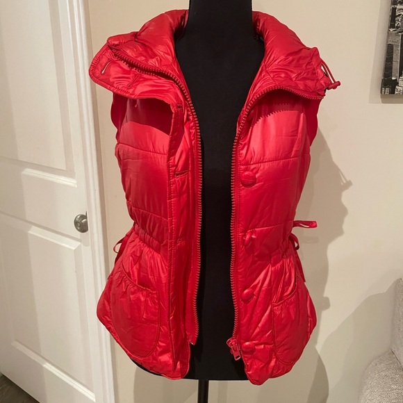 Women’s puffer vest red - Picture 9 of 10